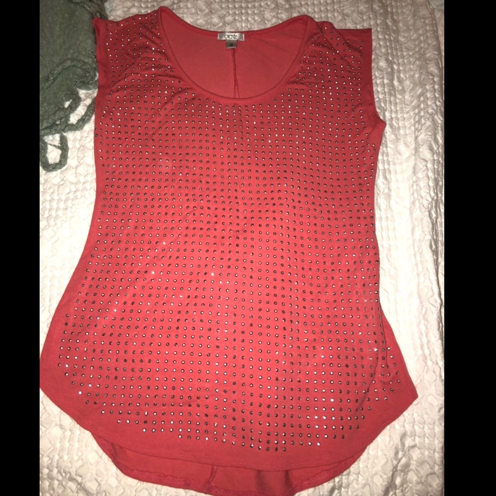 Cache women’s NWOT coral studded top medium